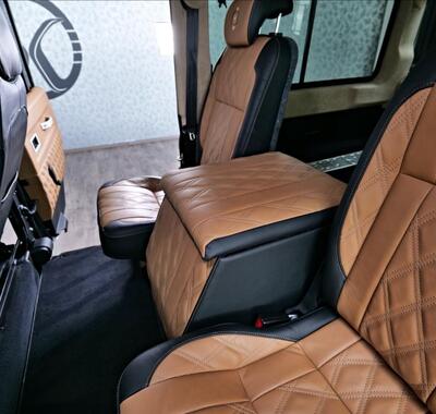 Land Rover Defender 27