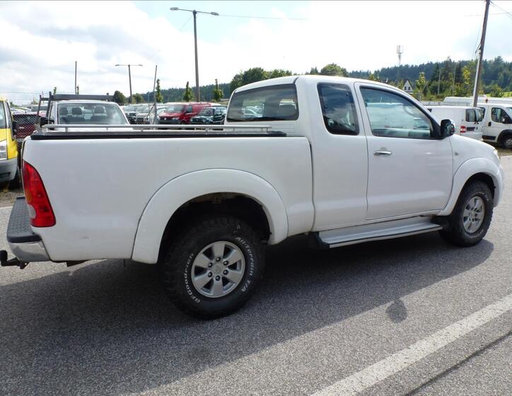 Toyota Hilux 9
