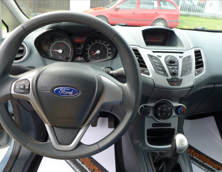Ford Fiesta 16