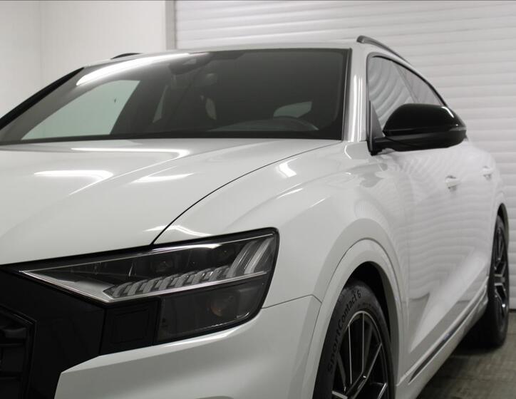 Audi SQ8 53