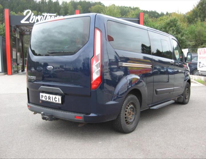 Ford Tourneo Custom 5