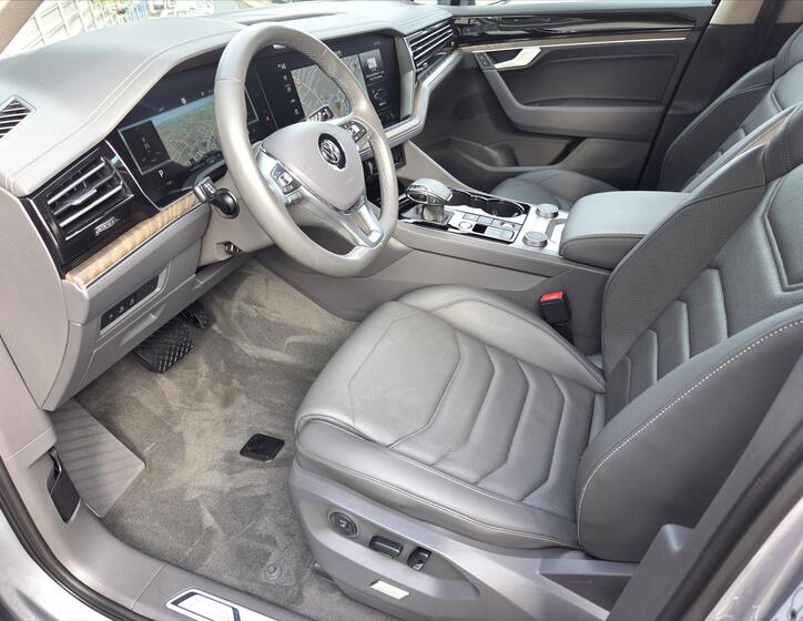Volkswagen Touareg 9