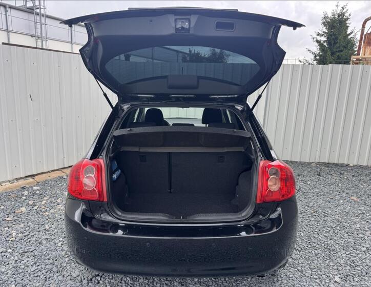 Toyota Auris 12