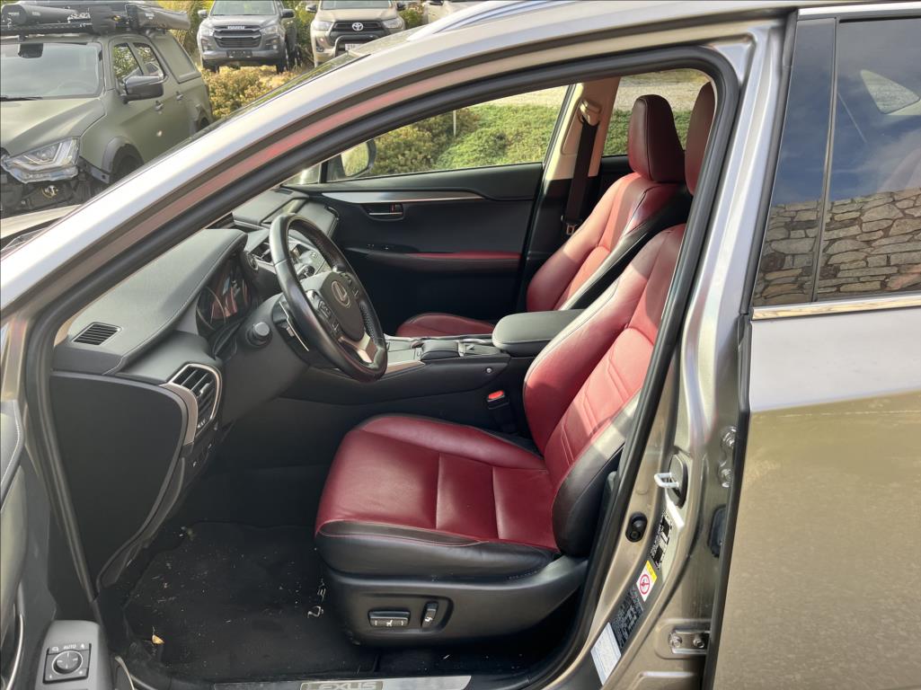 Lexus NX 300h