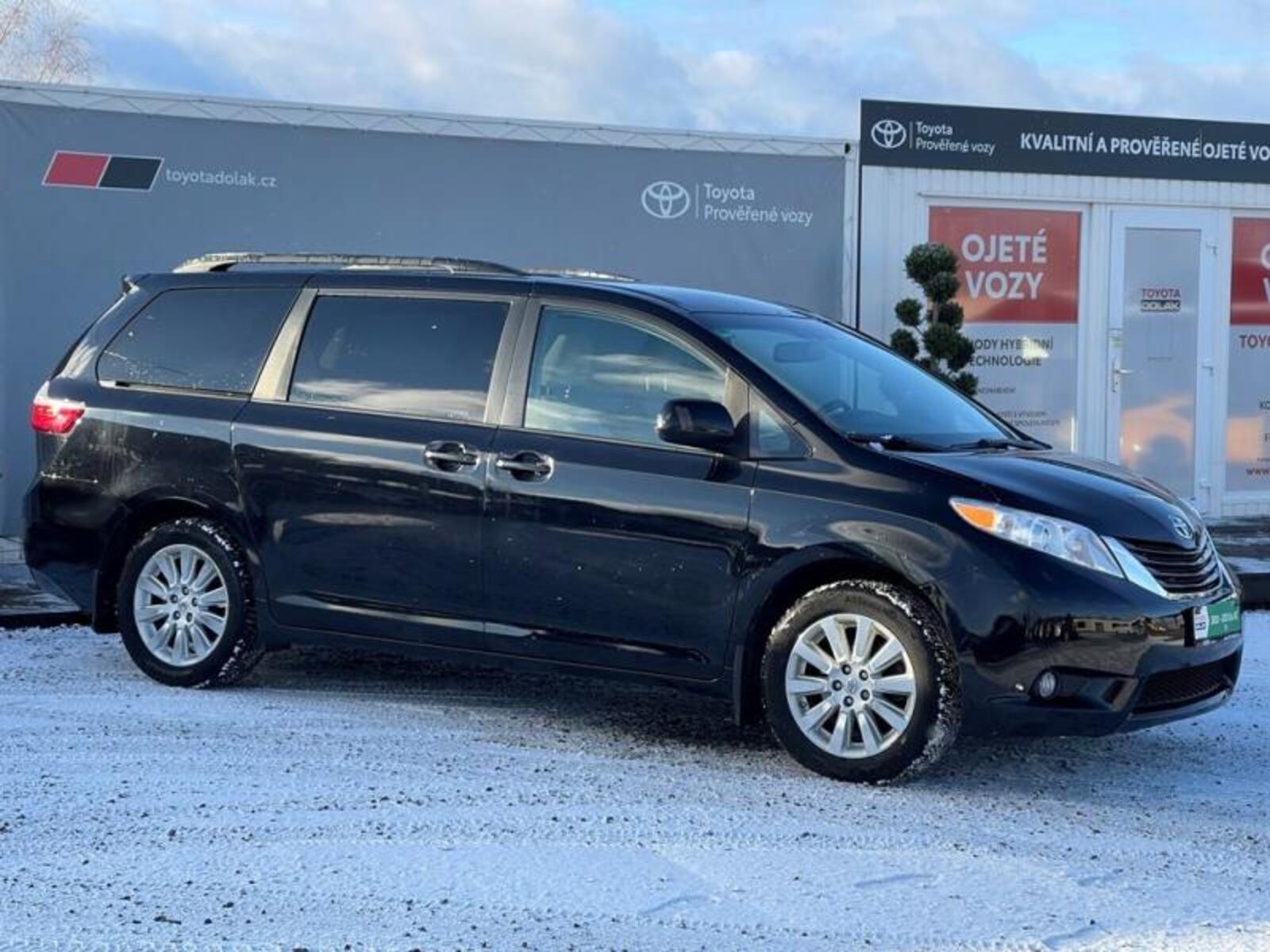 Toyota Sienna 1