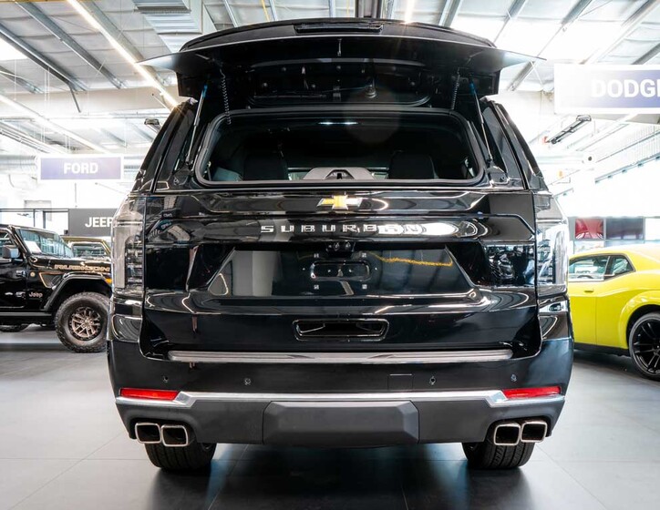 Chevrolet Suburban 6