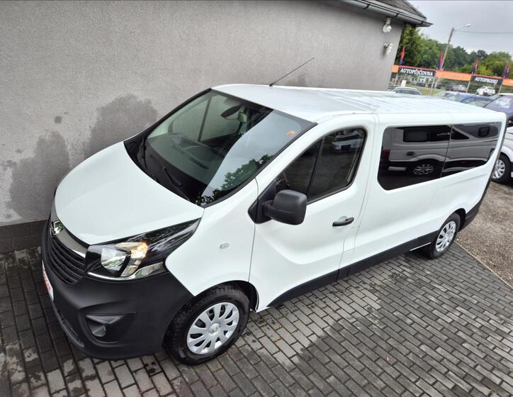 Opel Vivaro 2