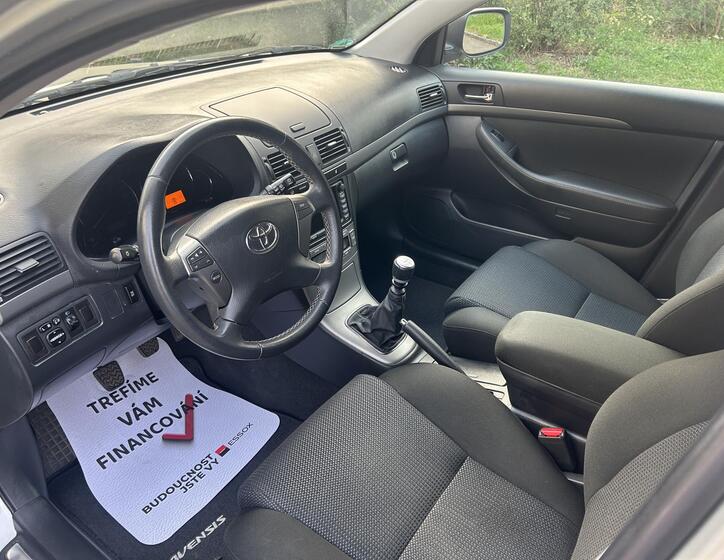 Toyota Avensis 30