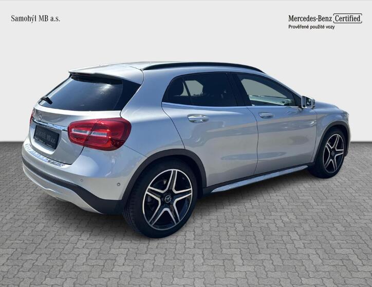 Mercedes-Benz GLA 5