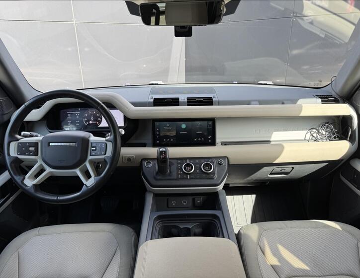 Land Rover Defender 13