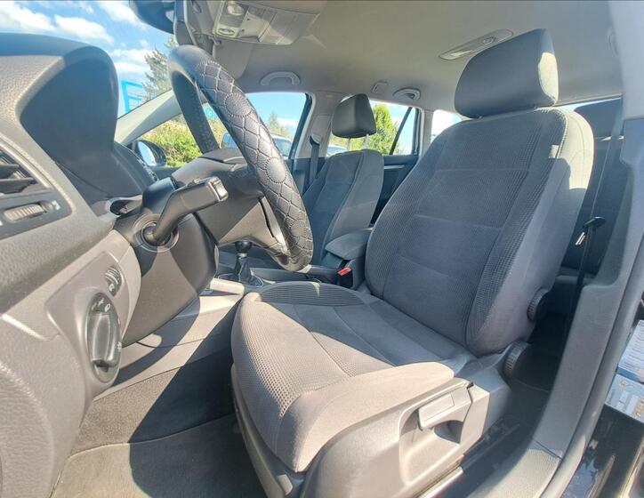 Volkswagen Golf 24