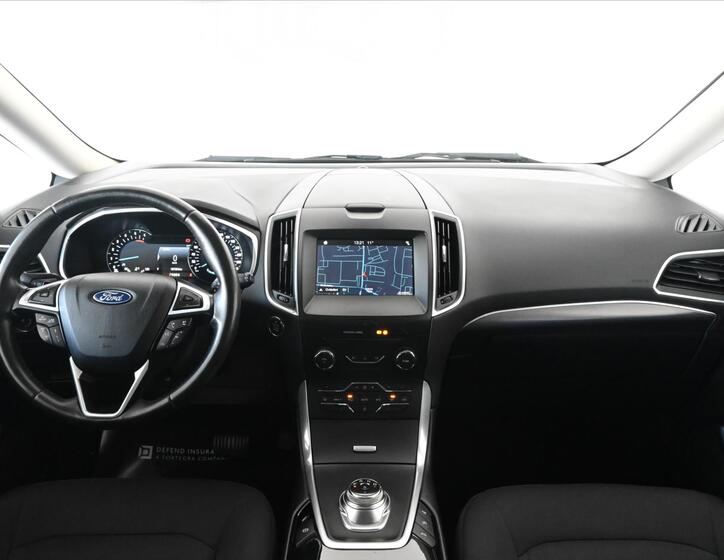 Ford Galaxy 12