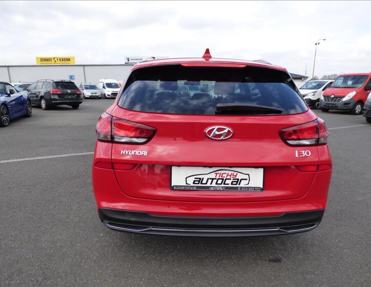 Hyundai i30 4