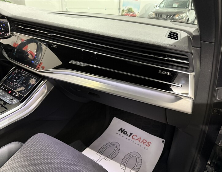 Audi Q7 17