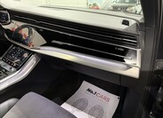 Audi Q7 17