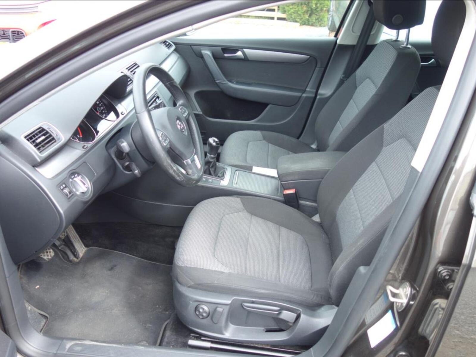 Volkswagen Passat 10