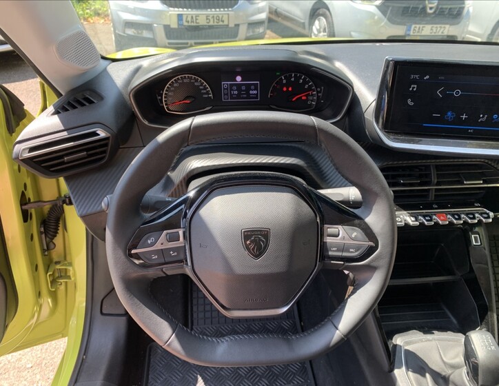 Peugeot 208 8