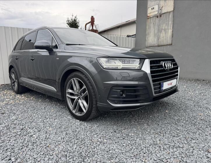 Audi Q7 1