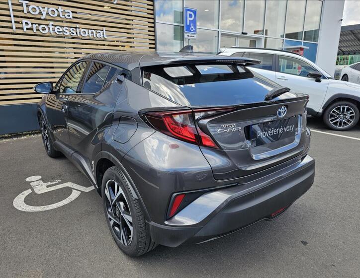 Toyota C-HR 2