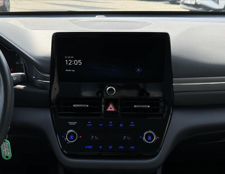 Hyundai IONIQ 13