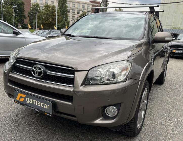 Toyota RAV4 2