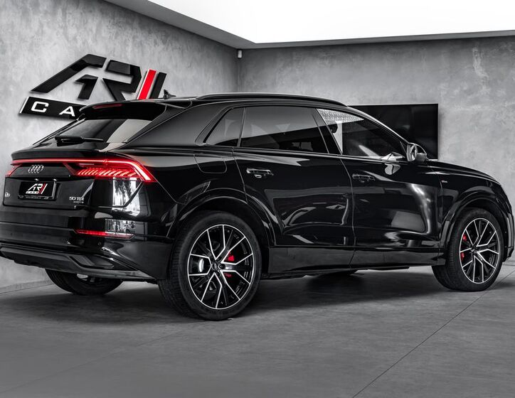 Audi Q8 5