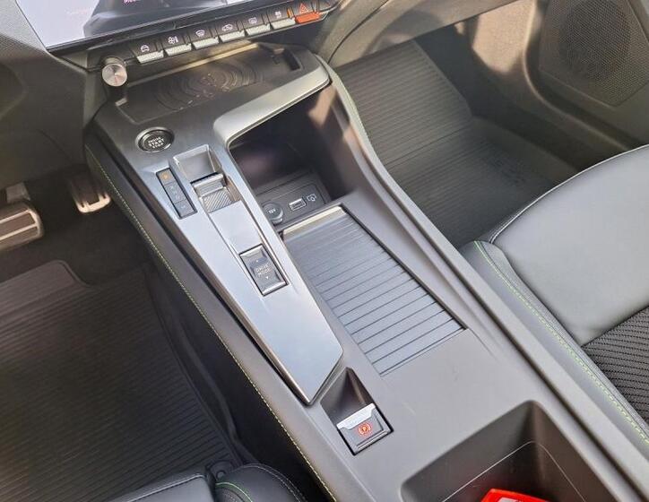 Peugeot 408 20