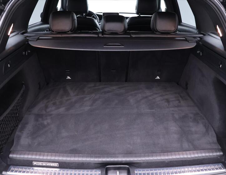 Mercedes-Benz GLC 10
