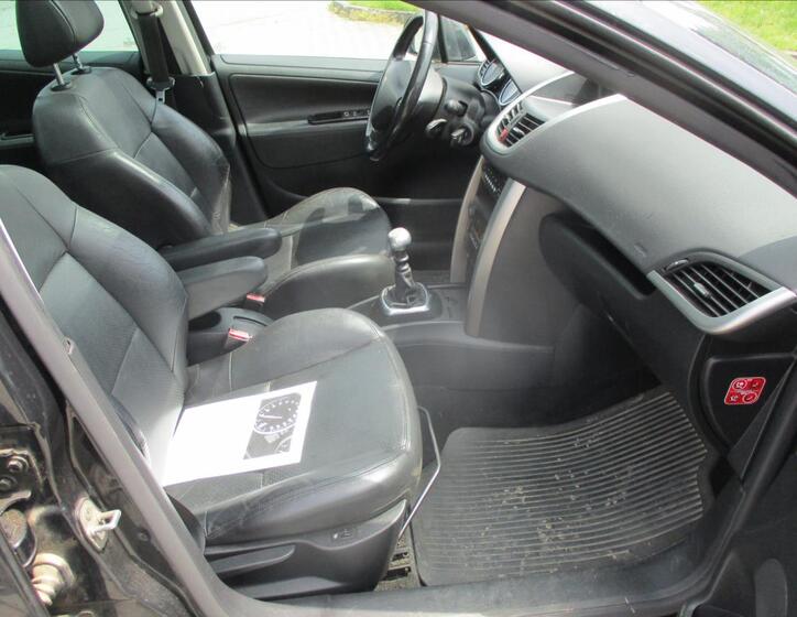 Peugeot 207 13