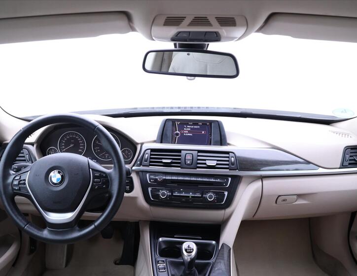 BMW Řada 3 28