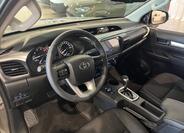 Toyota Hilux 9