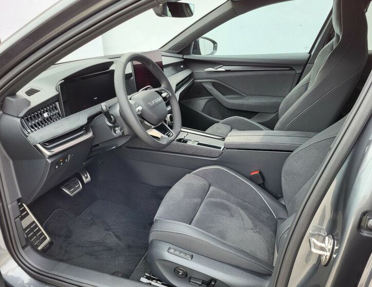 Škoda Superb 8