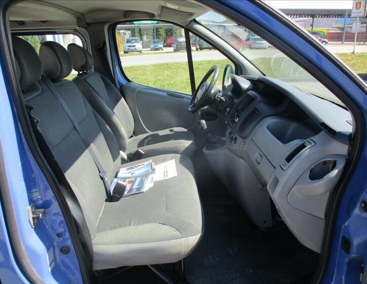 Opel Vivaro 17