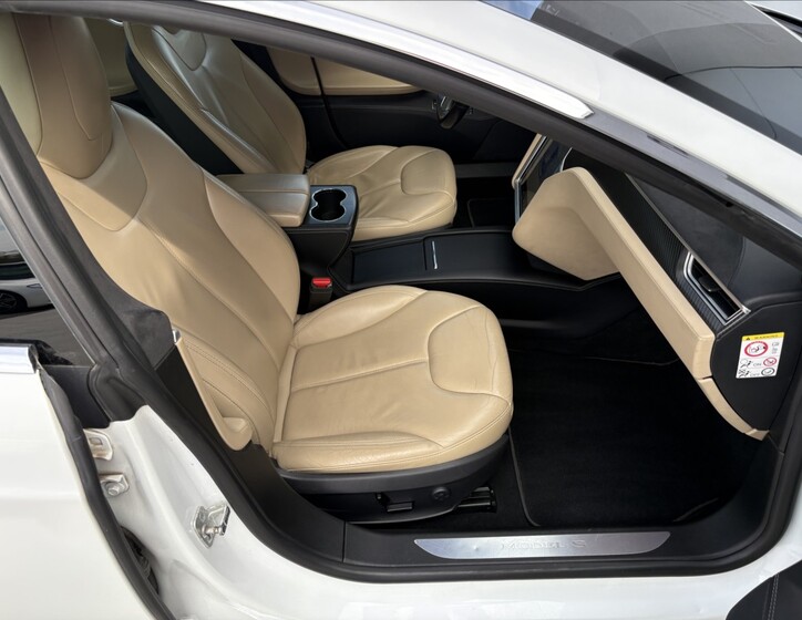 Tesla Model S 23