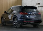 Volkswagen Touareg 2