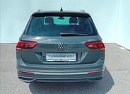 Volkswagen Tiguan 8