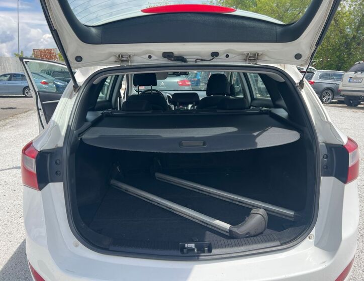Hyundai i30 13