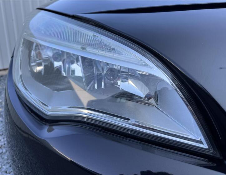 Opel Astra 8