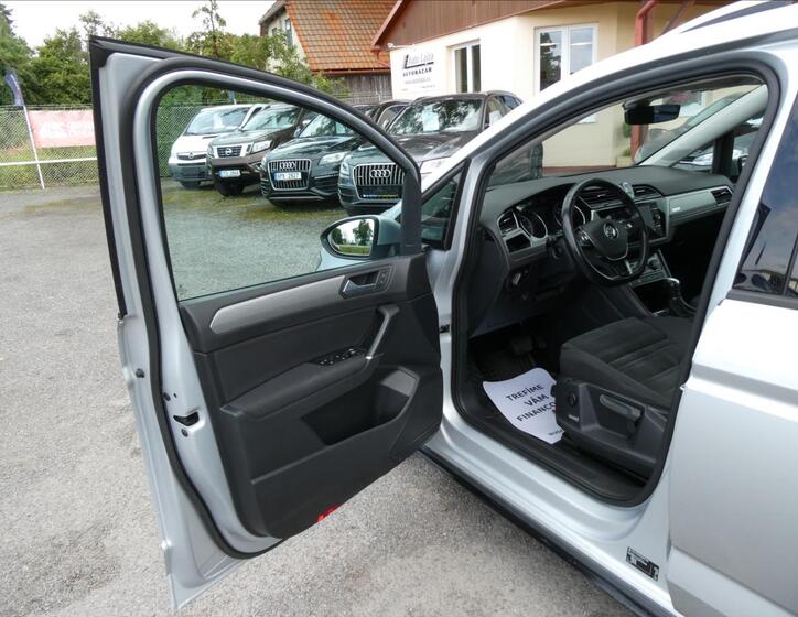 Volkswagen Touran 22