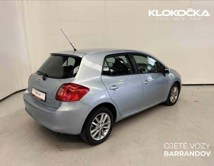 Toyota Auris 2