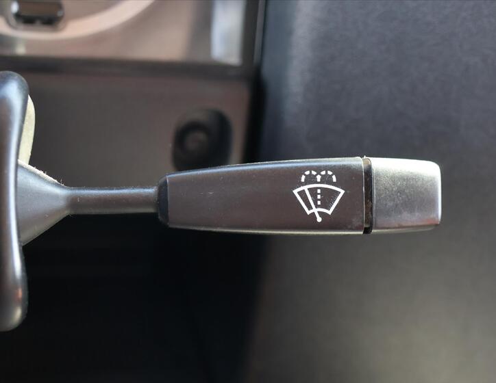 Land Rover Defender 23