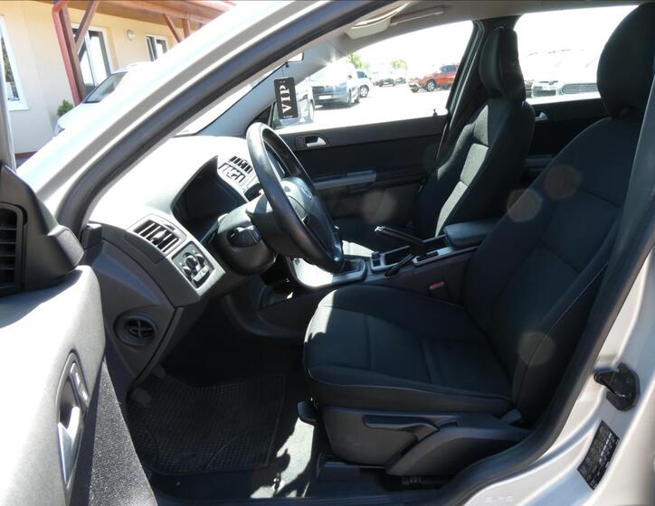 Volvo V50 17