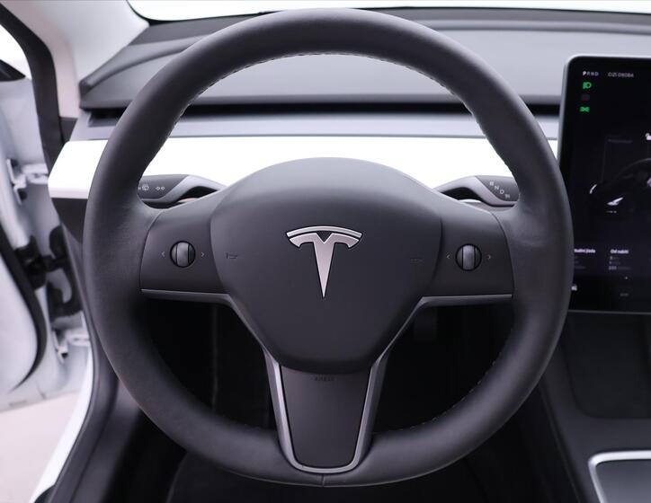 Tesla Model 3 20