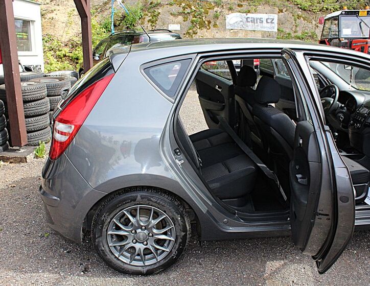 Hyundai i30 16