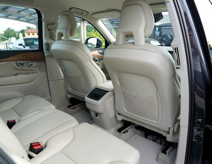 Volvo XC90 33