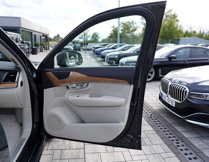 Volvo XC90 22