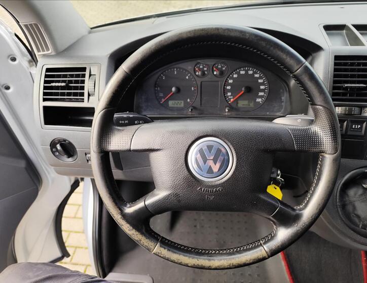 Volkswagen Caravelle 12