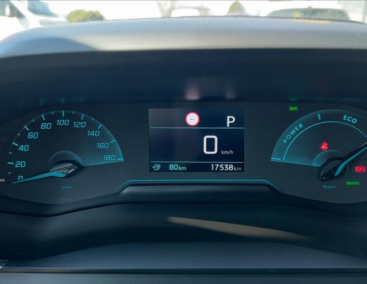 Peugeot 2008 8