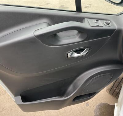 Renault Trafic 13