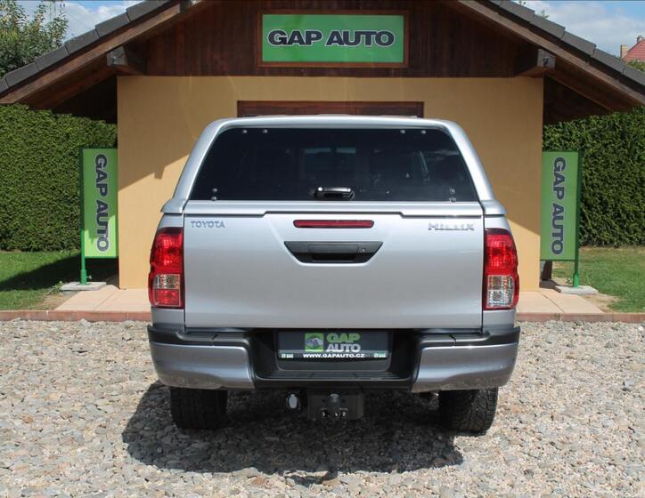 Toyota Hilux 5